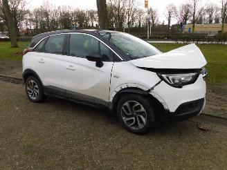 uszkodzony samochody ciężarowe Opel Crossland X 1.2 2017/8