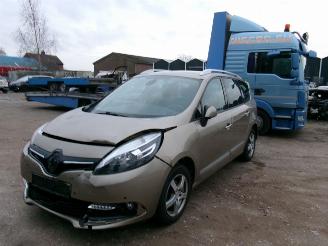 damaged commercial vehicles Renault Grand-scenic 1.2 R-Movie 7 Seats 2015/4