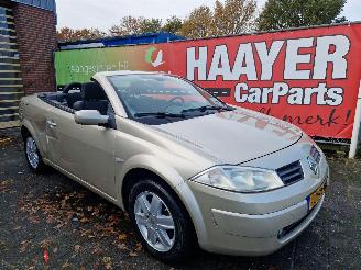 damaged commercial vehicles Renault Mégane 1.6 16v privilege luxe 2004/8
