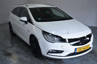 Schade bestelwagen Opel Astra SPORTS TOURER+ 2018/6