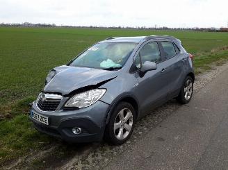 krockskadad bil auto Opel Mokka 1.6 16v 2014/2