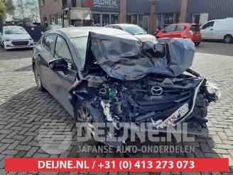 Damaged car Mazda 3 3 (BM/BN), Hatchback, 2013 / 2019 2.0 SkyActiv-G 120 16V 2015/9