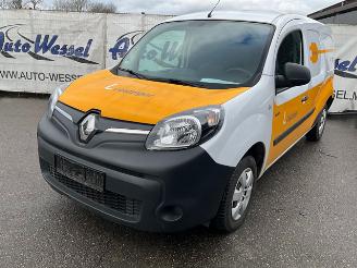 Vaurioauto  passenger cars Renault Kangoo Z.E. 33 electric Lang 2020/3
