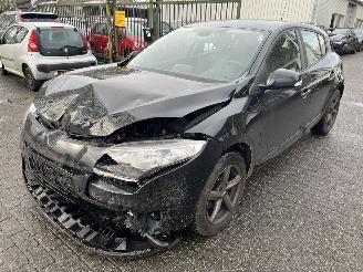 dañado vehículos comerciales Renault Mégane 1.2 TCe Authentique  HB   ( 72369 Km ) 2014/3