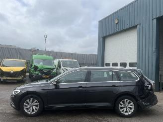 Schade bestelwagen Volkswagen Passat 1.6 TDI DSG AUTOMAAT BJ 2018 CLIMA NAVI ! 2018/1