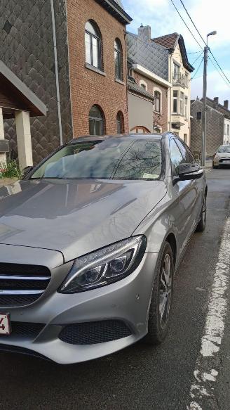 Voiture accidenté Mercedes C-klasse C300 HYBRIDE DIESEL 180000 KM !!! 2015/2
