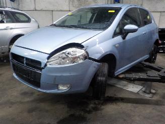 uszkodzony samochody osobowe Fiat Punto Grande Punto (199) Hatchback 1.4 (350.A.1000) [57kW]  (06-2005/10-2012=
) 2006