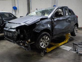 Vaurioauto  passenger cars Hyundai I-20 i20 (GBB) Hatchback 1.2i 16V (G4LA) [62kW]  (11-2014/08-2020) 2016/7