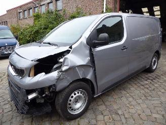 damaged trucks Peugeot Expert Premium 2020/1