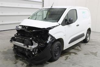 damaged commercial vehicles Opel Combo  2022/3