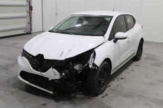 Damaged car Renault Clio  2021/12