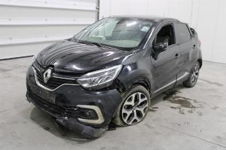 damaged passenger cars Renault Captur  2018/6