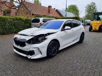 damaged passenger cars BMW 1-serie 118i Aut. Mpak. Led 2021/5